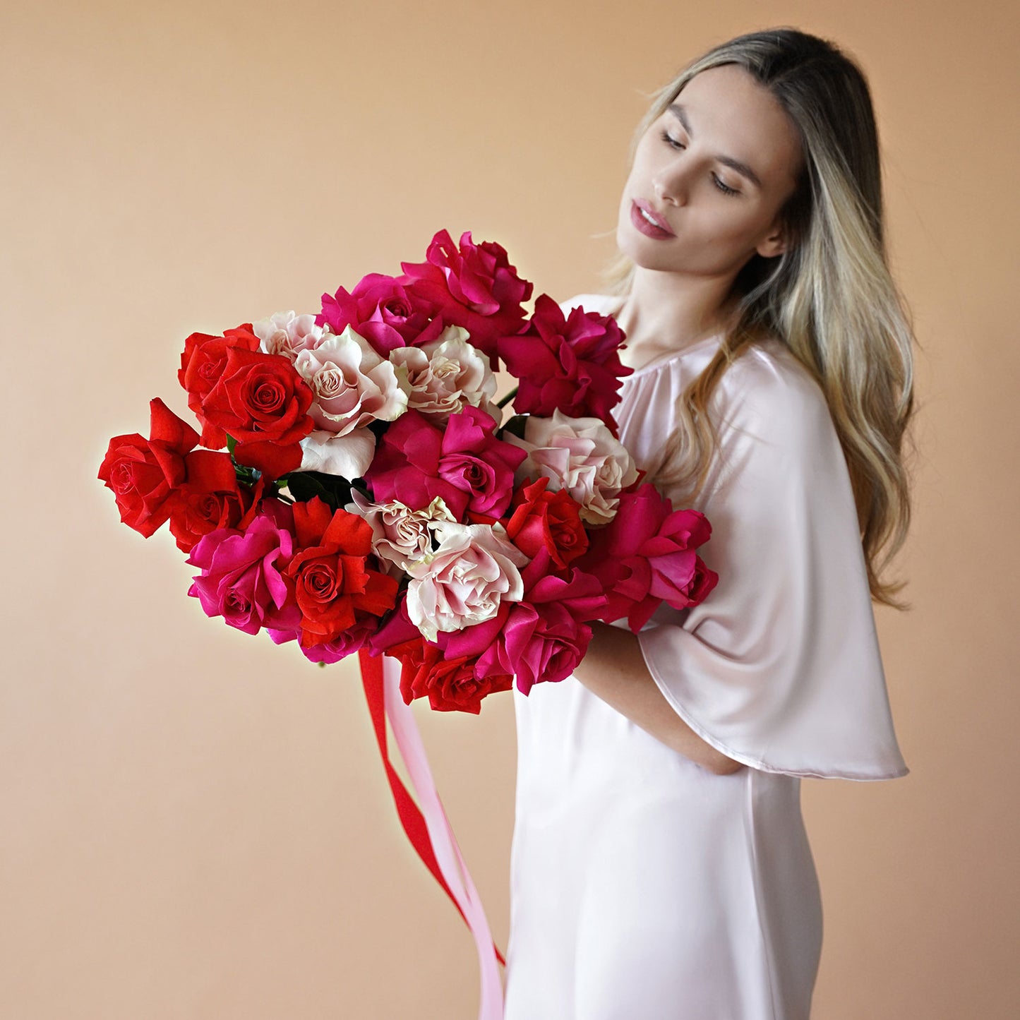 Signature Red and Pink Roses Mix MD