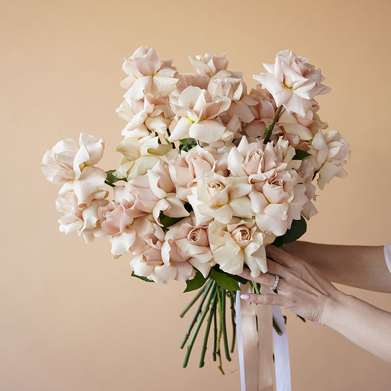 Champange Color Roses Signature Champagne Roses | Le Rosey Flowers Montreal